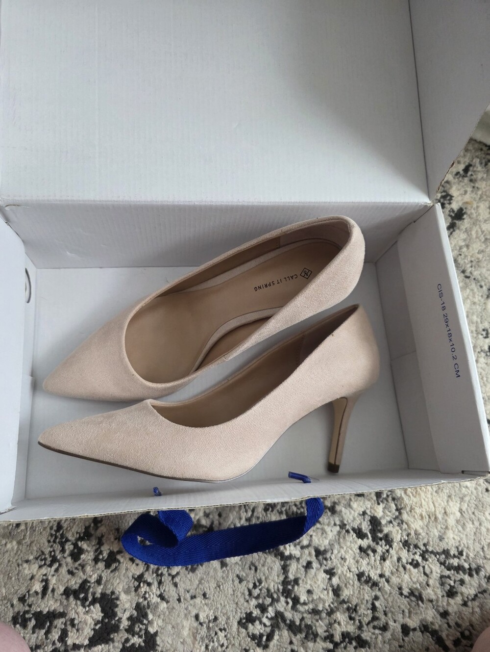 Call it Spring faux Suede pointed toe Heels Cream Womens 6